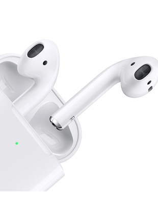 Apple AirPods 2nd Generation Wireless Headphones with Charging Case